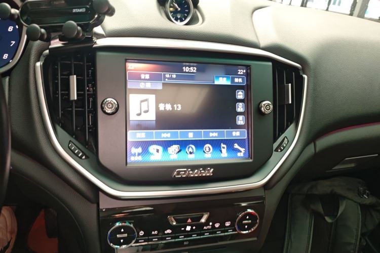 Used Maserati Ghibli 2014 3.0T Standard Edition Audio And AC Panel