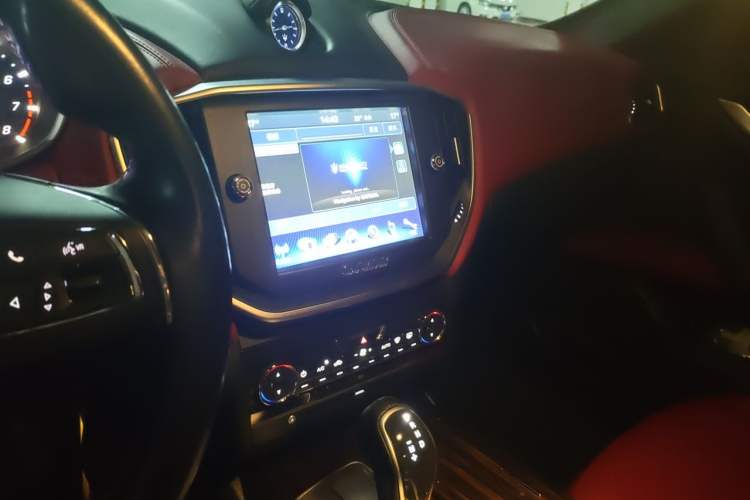 Used Maserati Ghibli 2014 3.0T Standard Edition Audio And AC Panel