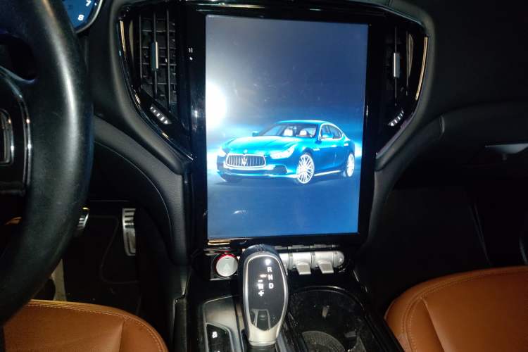 Used Maserati Ghibli 2014 3.0T Standard Edition Audio And AC Panel