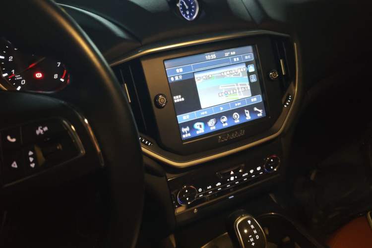 Used Maserati Ghibli 2014 3.0T Standard Edition Audio And AC Panel