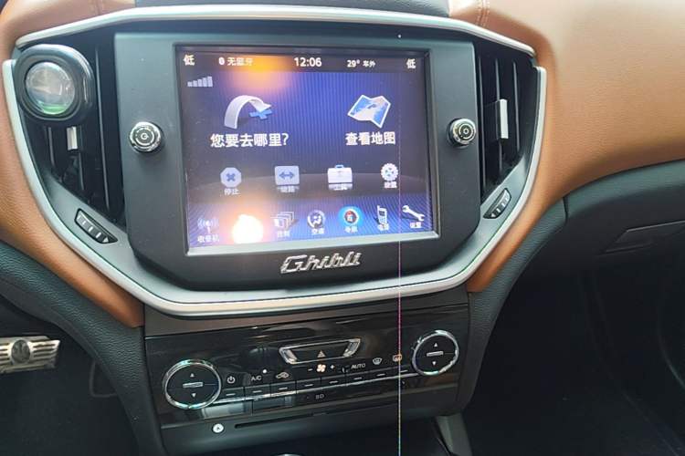 Used Maserati Ghibli 2014 3.0T Standard Edition Audio And AC Panel