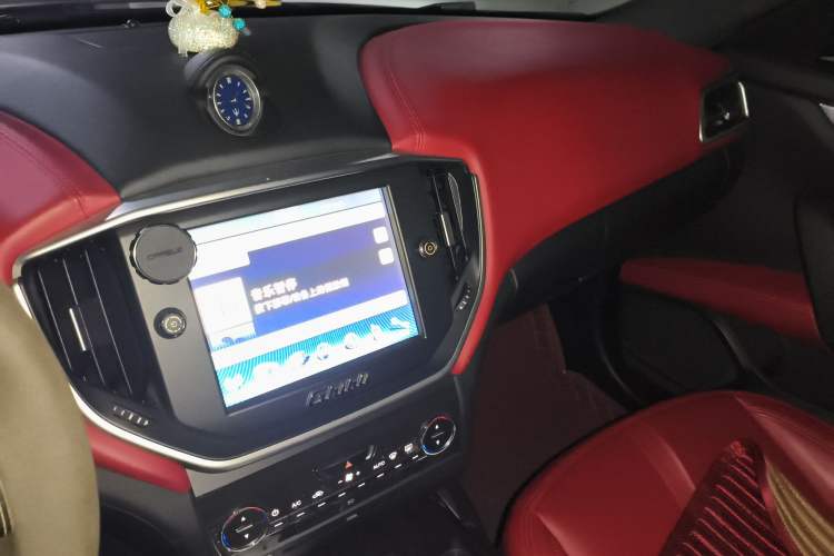 Used Maserati Ghibli 2014 3.0T Standard Edition Audio And AC Panel