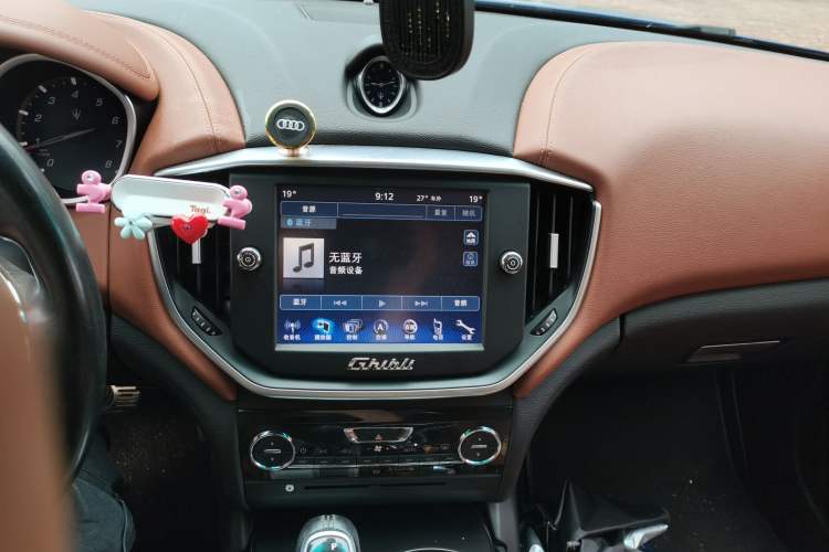 Used Maserati Ghibli 2014 3.0T Standard Edition Audio And AC Panel