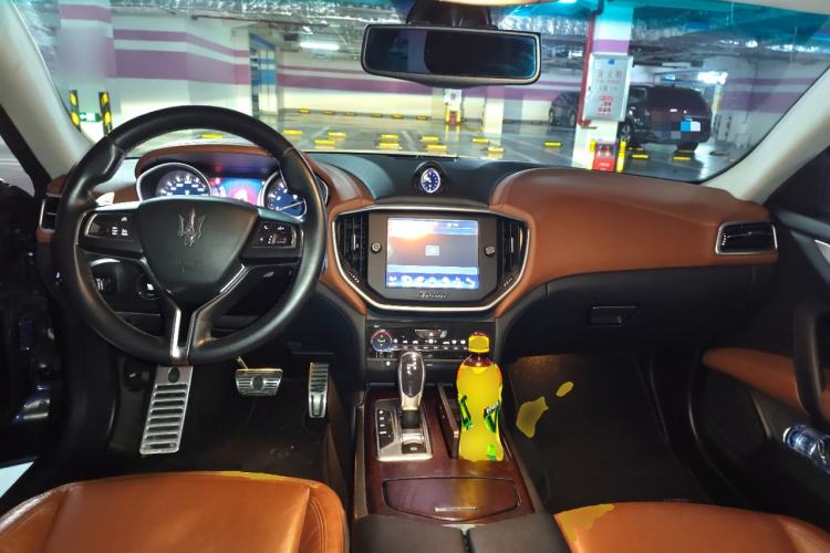 Used Maserati Ghibli 2014 3.0T S Q4 Center Console