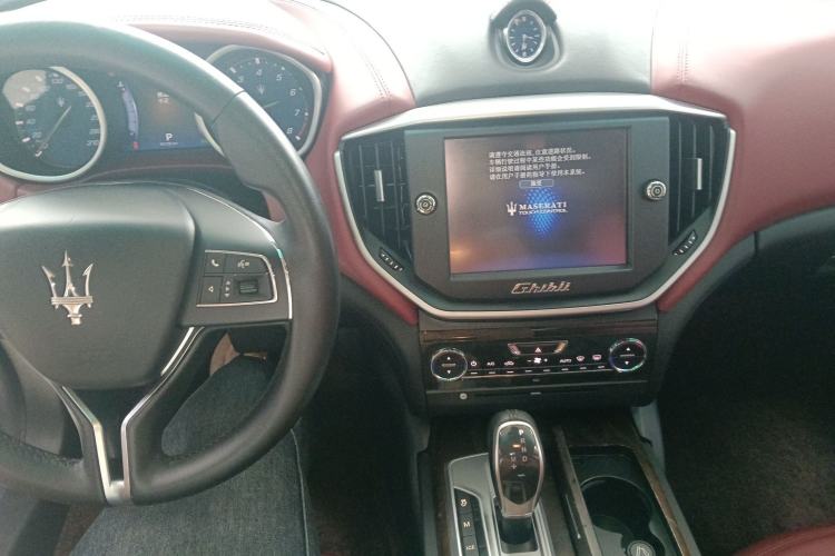 Used Maserati Ghibli 2014 3.0T Standard Edition Center Console