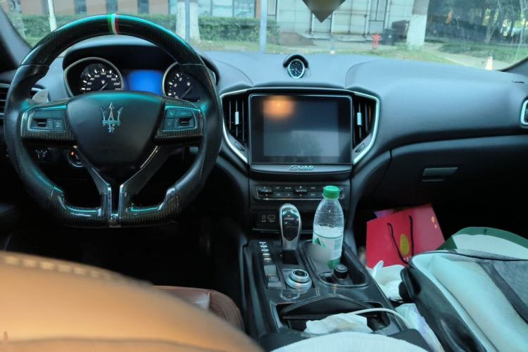 Used Maserati Ghibli 2014 3.0T Standard Edition Center Console