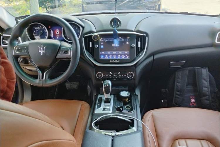 Used Maserati Ghibli 2014 3.0T Standard Edition Center Console
