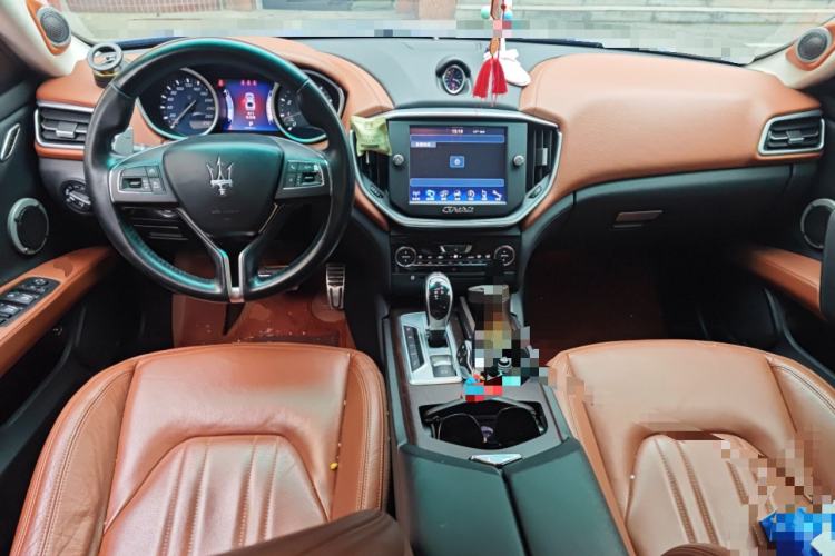 Used Maserati Ghibli 2014 3.0T S Center Console