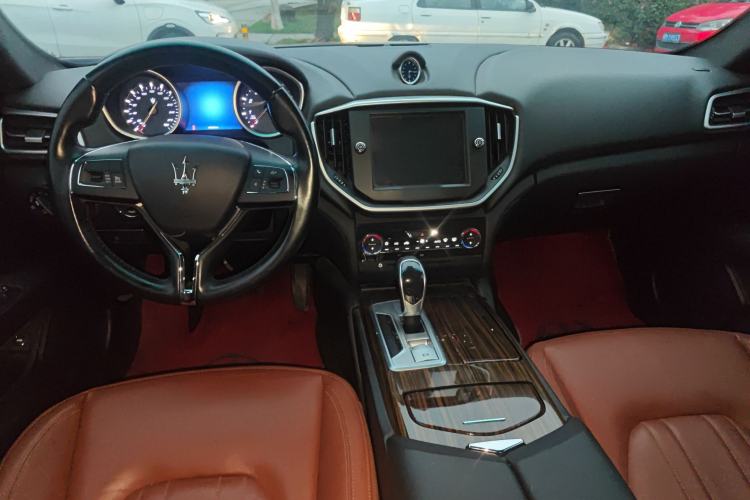 Used Maserati Ghibli 2014 3.0T Standard Edition Center Console