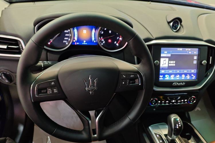 Used Maserati Ghibli 2014 3.0T Standard Edition Center Console