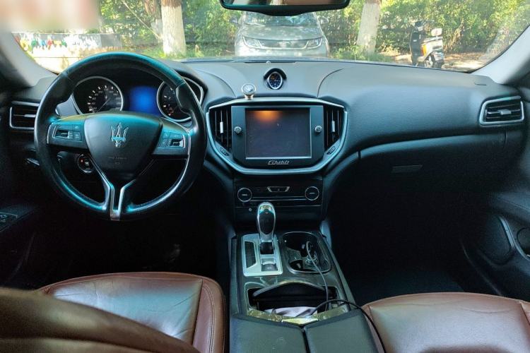Used Maserati Ghibli 2014 3.0T Standard Edition Center Console