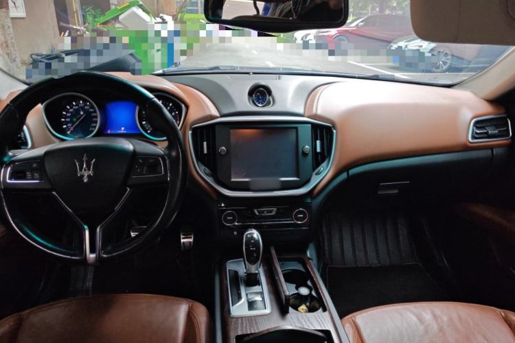Used Maserati Ghibli 2014 3.0T Standard Edition Center Console