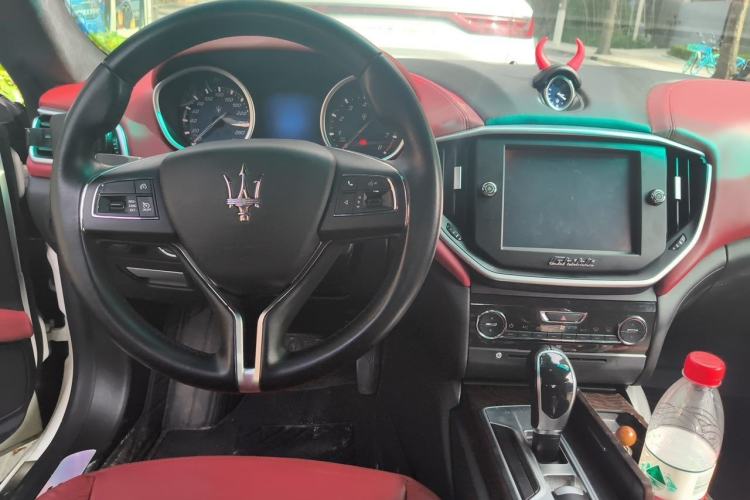 Used Maserati Ghibli 2014 3.0T Standard Edition Center Console