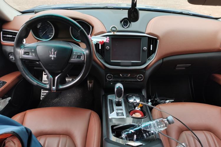 Used Maserati Ghibli 2014 3.0T Standard Edition Center Console