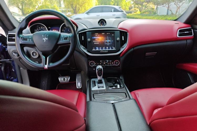 Used Maserati Ghibli 2014 3.0T Standard Edition Center Console