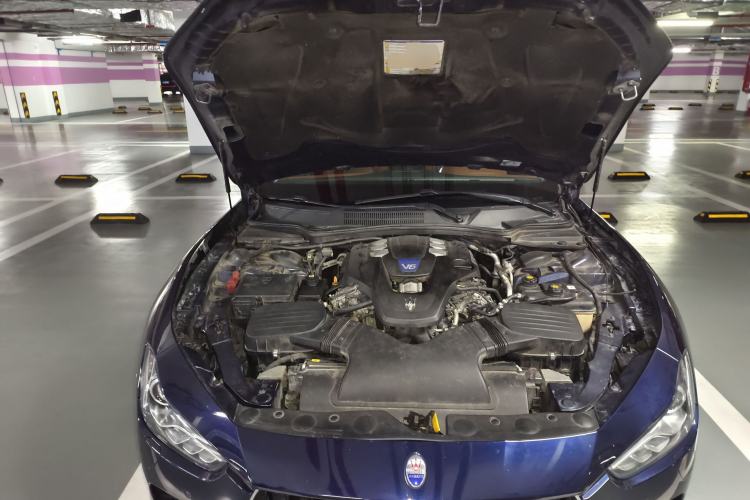Used Maserati Ghibli 2014 3.0T S Q4 Engine Bay