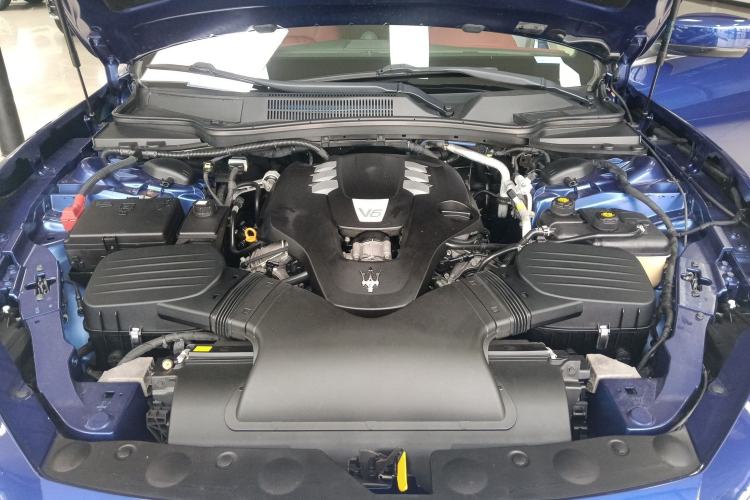 Used Maserati Ghibli 2014 3.0T Standard Edition Engine Bay