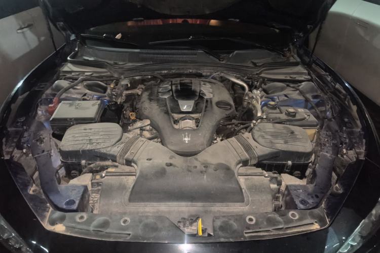 Used Maserati Ghibli 2014 3.0T Standard Edition Engine Bay