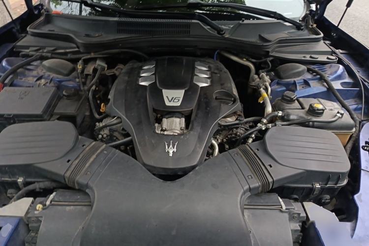 Used Maserati Ghibli 2014 3.0T Standard Edition Engine Bay