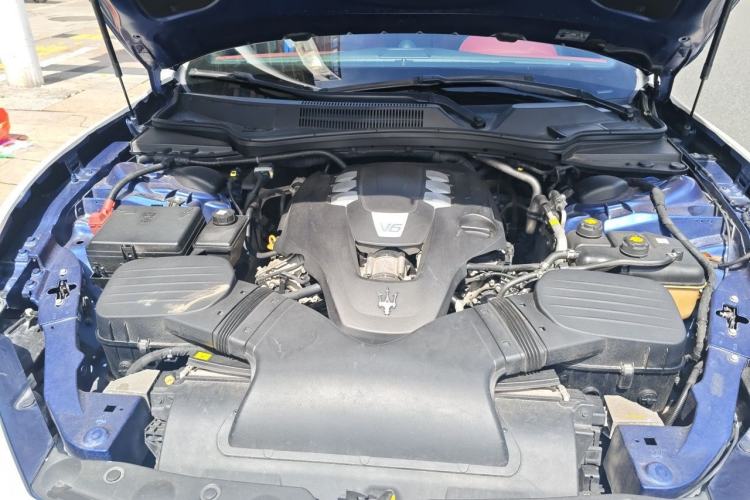 Used Maserati Ghibli 2014 3.0T Standard Edition Engine Bay
