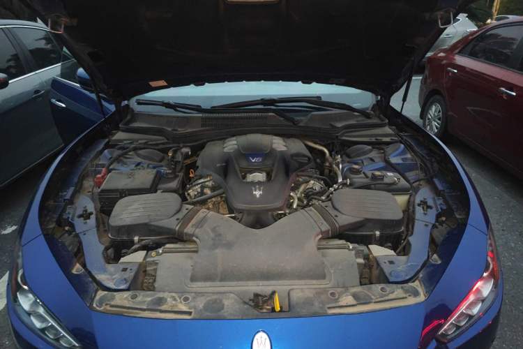 Used Maserati Ghibli 2014 3.0T Standard Edition Engine Bay