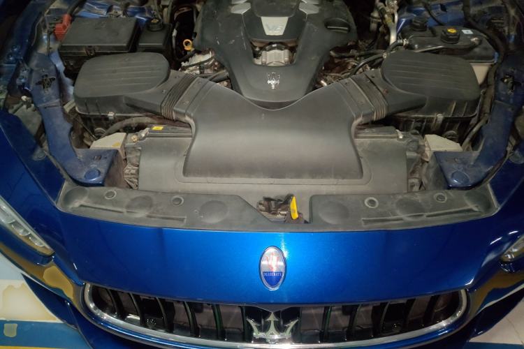 Used Maserati Ghibli 2014 3.0T Standard Edition Engine Bay