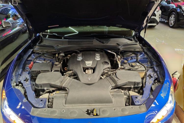 Used Maserati Ghibli 2014 3.0T Standard Edition Engine Bay