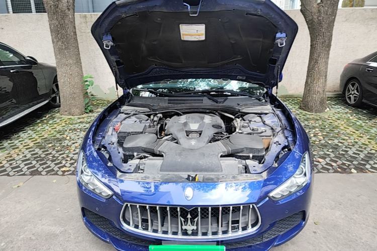 Used Maserati Ghibli 2014 3.0T Standard Edition Engine Bay