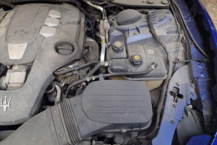 Used Maserati Ghibli 2014 3.0T Standard Edition Engine Bay Left