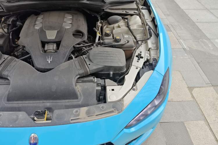 Used Maserati Ghibli 2014 3.0T Standard Edition Engine Bay Left