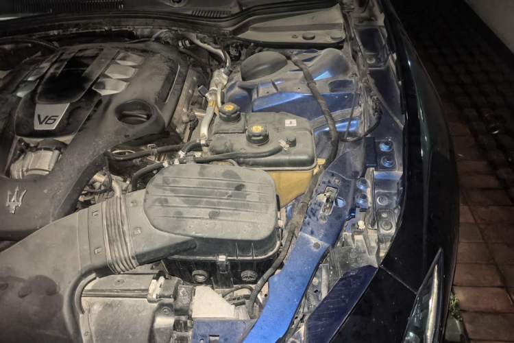 Used Maserati Ghibli 2014 3.0T Standard Edition Engine Bay Left