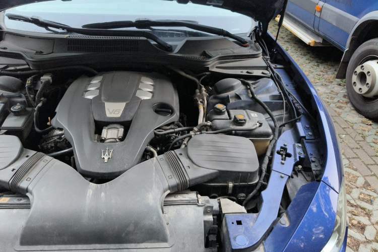 Used Maserati Ghibli 2014 3.0T Standard Edition Engine Bay Left