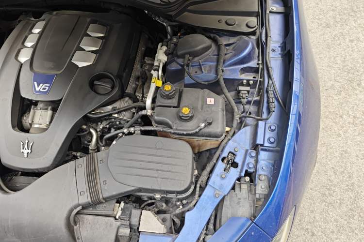 Used Maserati Ghibli 2014 3.0T S Engine Bay Left