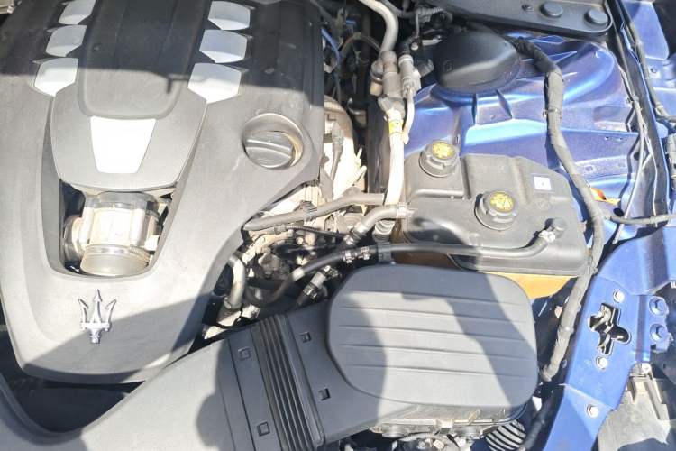 Used Maserati Ghibli 2014 3.0T Standard Edition Engine Bay Left