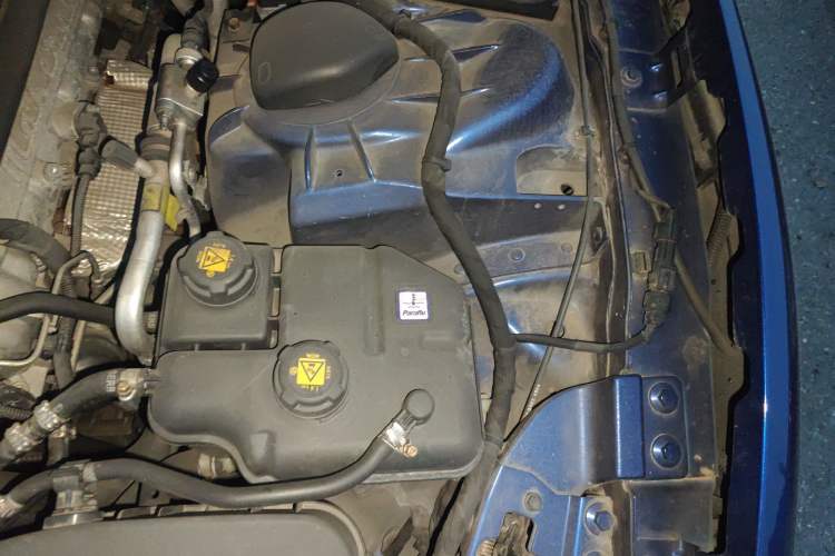 Used Maserati Ghibli 2014 3.0T Standard Edition Engine Bay Left