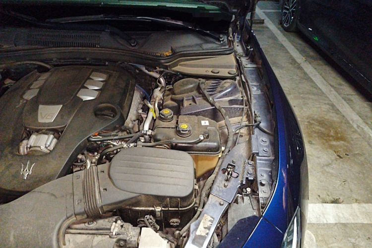 Used Maserati Ghibli 2014 3.0T Standard Edition Engine Bay Left