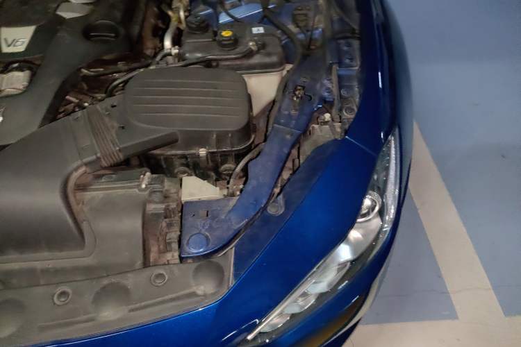 Used Maserati Ghibli 2014 3.0T Standard Edition Engine Bay Left