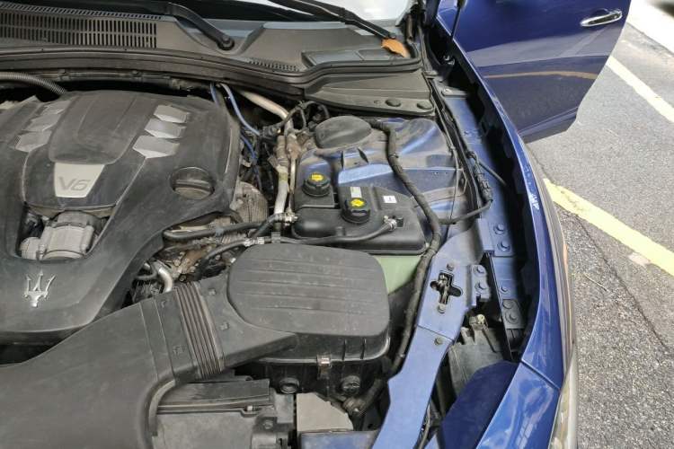 Used Maserati Ghibli 2014 3.0T S Engine Bay Left