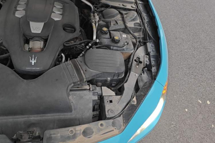 Used Maserati Ghibli 2014 3.0T S Engine Bay Left