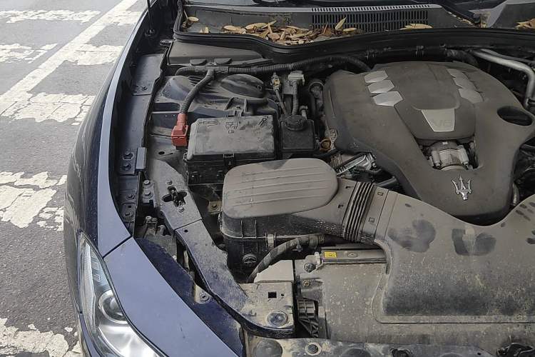 Used Maserati Ghibli 2014 3.0T Standard Edition Engine Bay Right