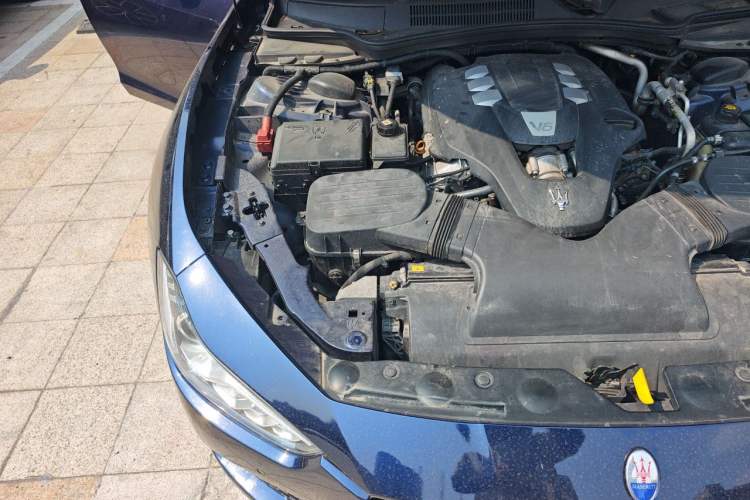 Used Maserati Ghibli 2014 3.0T Standard Edition Engine Bay Right