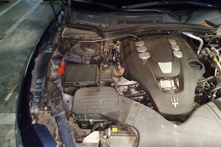 Used Maserati Ghibli 2014 3.0T Standard Edition Engine Bay Right