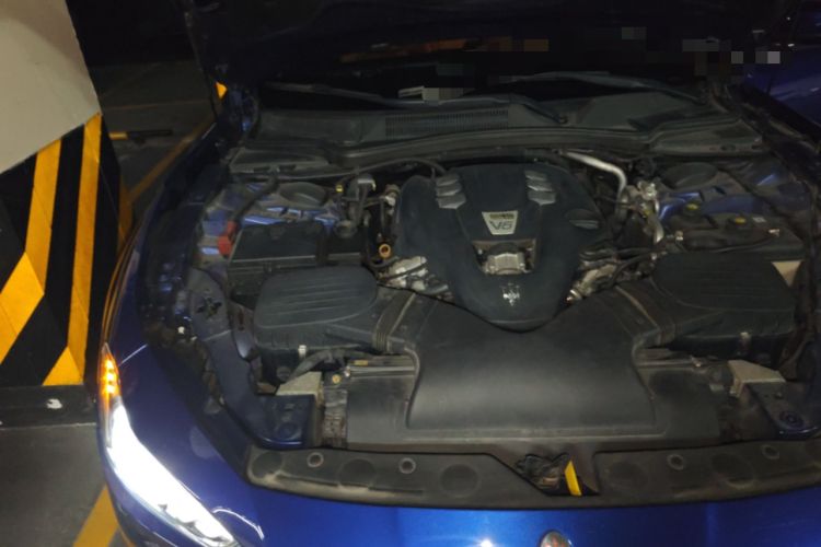 Used Maserati Ghibli 2014 3.0T Standard Edition Engine Bay Right