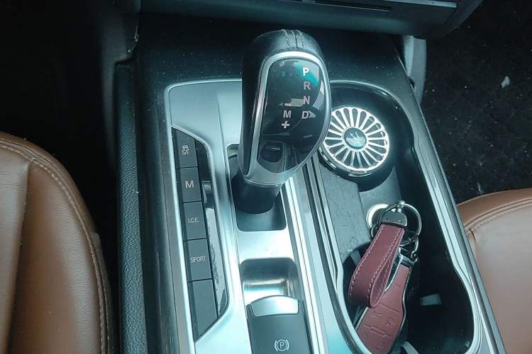 Used Maserati Ghibli 2014 3.0T Standard Edition Gear Lever