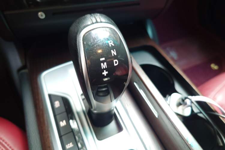 Used Maserati Ghibli 2014 3.0T Standard Edition Gear Lever
