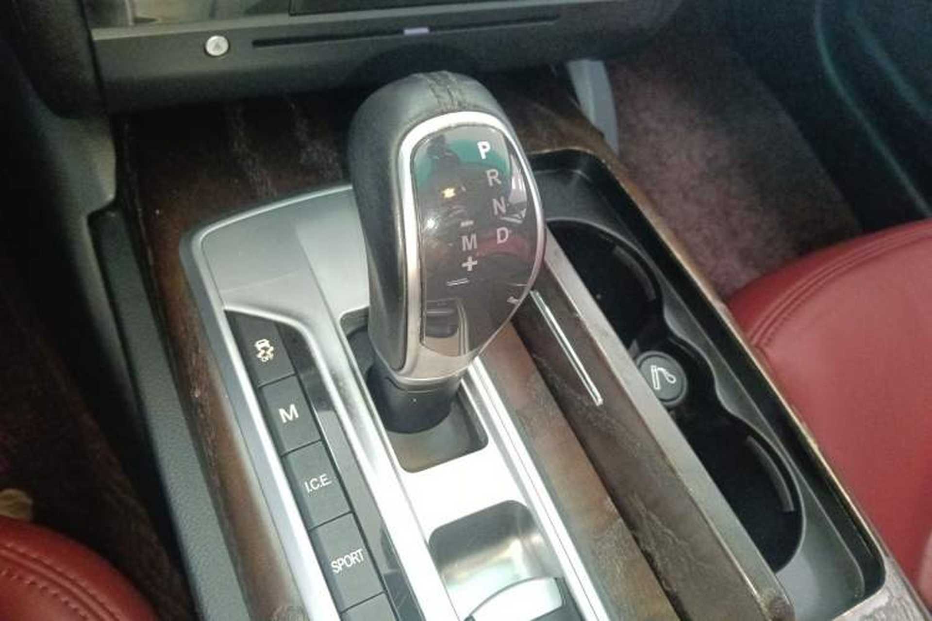 Used Maserati Ghibli 2014 3.0T Standard Edition Gear Lever