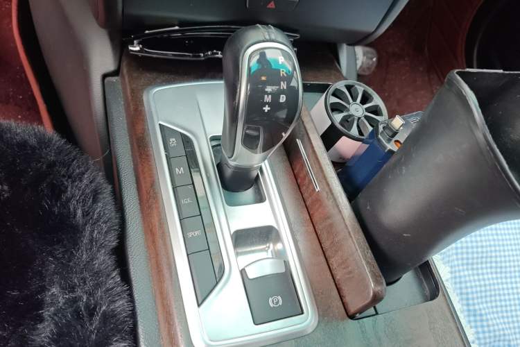 Used Maserati Ghibli 2014 3.0T Standard Edition Gear Lever