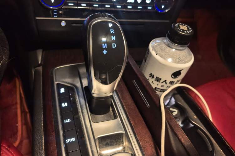 Used Maserati Ghibli 2014 3.0T Standard Edition Gear Lever