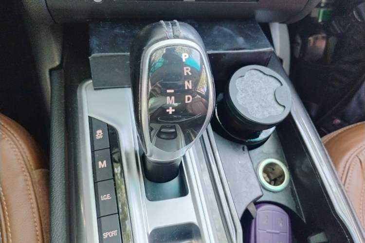 Used Maserati Ghibli 2014 3.0T Standard Edition Gear Lever