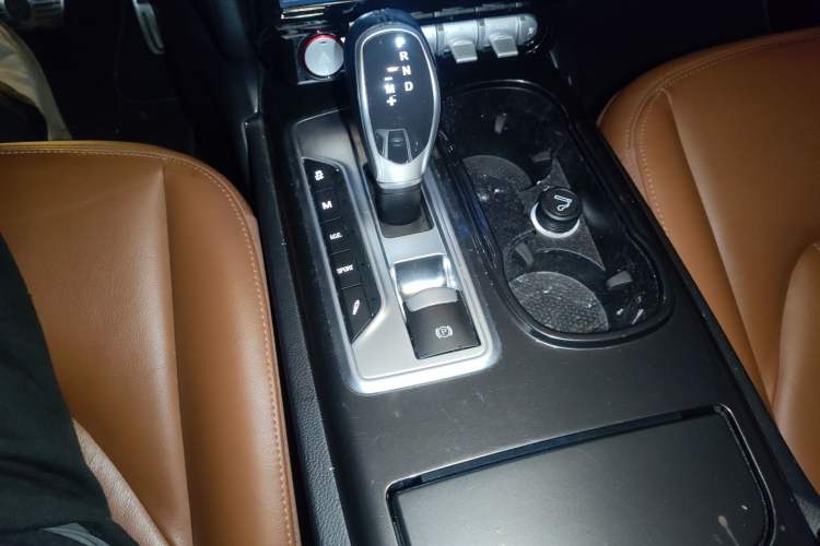 Used Maserati Ghibli 2014 3.0T Standard Edition Gear Lever
